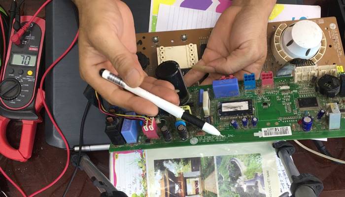 Nguyên nhân dẫn đến việc hư hỏng board máy giặt Toshiba Nguyên nhân dẫn đến việc hư hỏng board máy giặt Toshiba