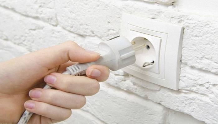 Rút phích cắm sau khi sử dụng Rút phích cắm sau khi sử dụng
