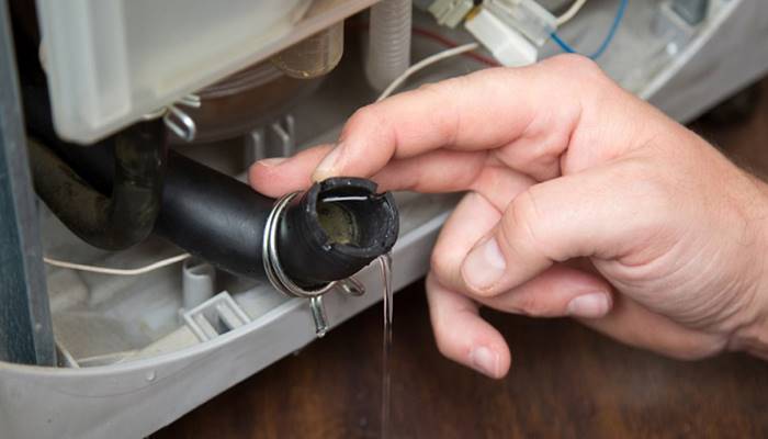 Lỗi FE – Nước tràn hoặc rò rỉ nước Lỗi FE – Nước tràn hoặc rò rỉ nước