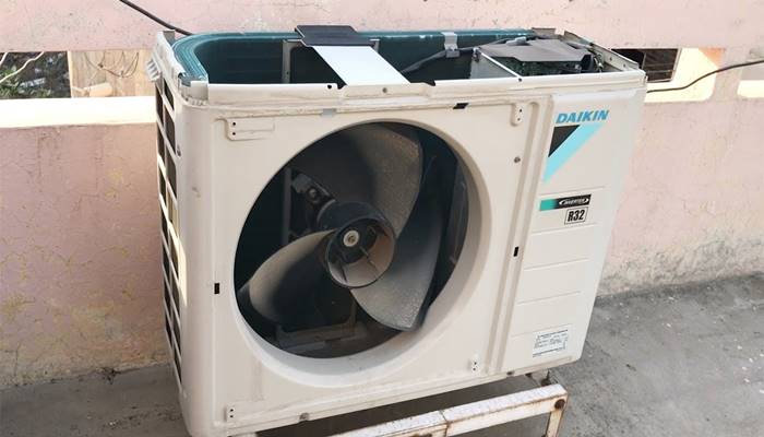 Vệ sinh cục nóng Vệ sinh cục nóng