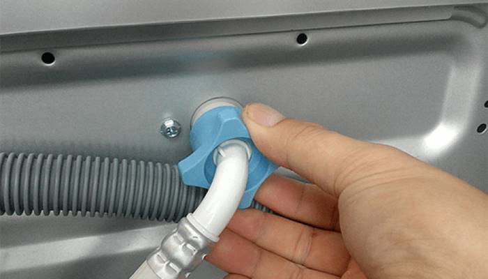 Máy giặt báo lỗi do van cấp nước bị tắc Máy giặt báo lỗi do van cấp nước bị tắc