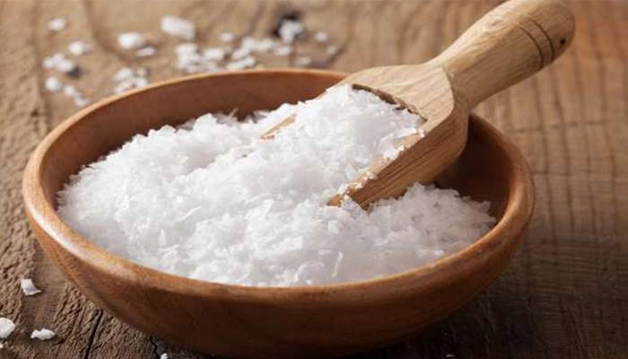 Sử dụng muối trong khi giặt quần áo Sử dụng muối trong khi giặt quần áo