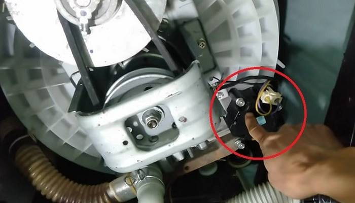 Mô tơ kéo xả bị hỏng Mô tơ kéo xả bị hỏng