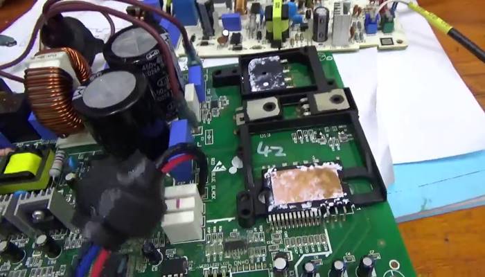 Kiểm tra bo mạch dàn lạnh Kiểm tra bo mạch dàn lạnh
