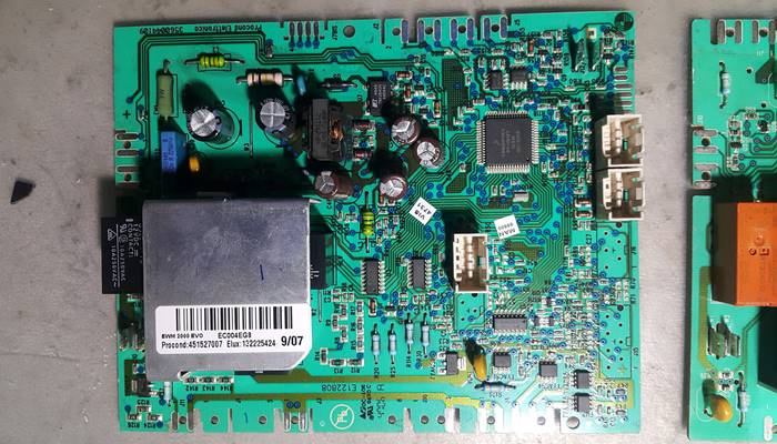 Bo mạch điều khiển gặp sự cố Bo mạch điều khiển gặp sự cố