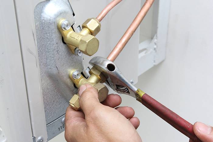 Điều hòa Funiki bị gập hoặc móp méo đường ống Điều hòa Funiki bị gập hoặc móp méo đường ống