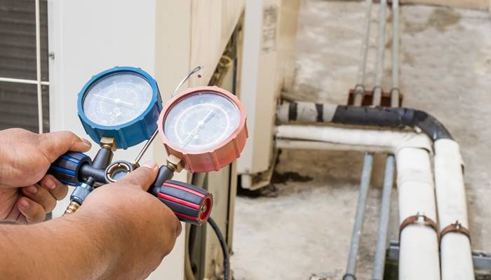 Kiểm tra áp suất gas của máy lạnh Aqua Kiểm tra áp suất gas của máy lạnh Aqua