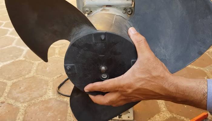 Kiểm tra quạt tản nhiệt dàn nóng Kiểm tra quạt tản nhiệt dàn nóng