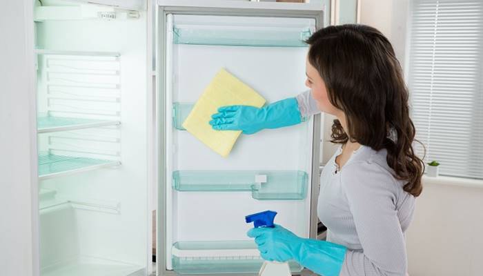 Thường xuyên vệ sinh tủ lạnh Thường xuyên vệ sinh tủ lạnh