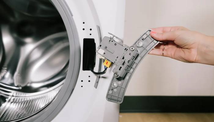 Đường dây kết nối từ bo mạch đến công tắc bị đứt Đường dây kết nối từ bo mạch đến công tắc bị đứt