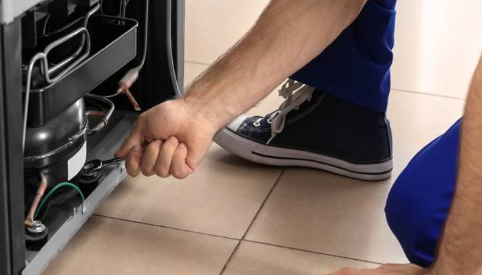 Do máy nén bị cũ Do máy nén bị cũ