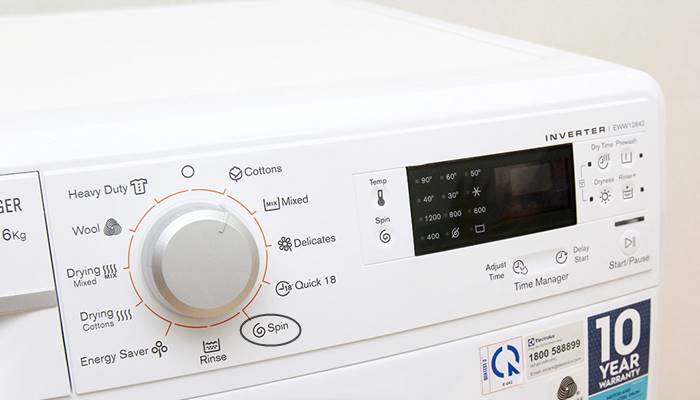 Chuyển máy sang chế độ vắt (Spin/ Rinse) Chuyển máy sang chế độ vắt (Spin/ Rinse)