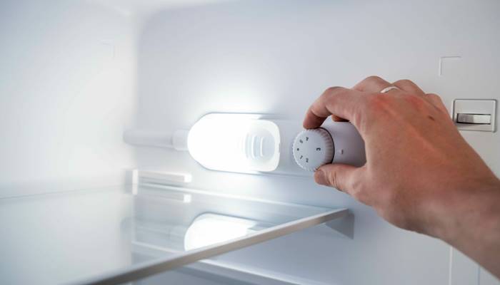 Công tắc đèn chiếu sáng tủ lạnh hỏng Công tắc đèn chiếu sáng tủ lạnh hỏng