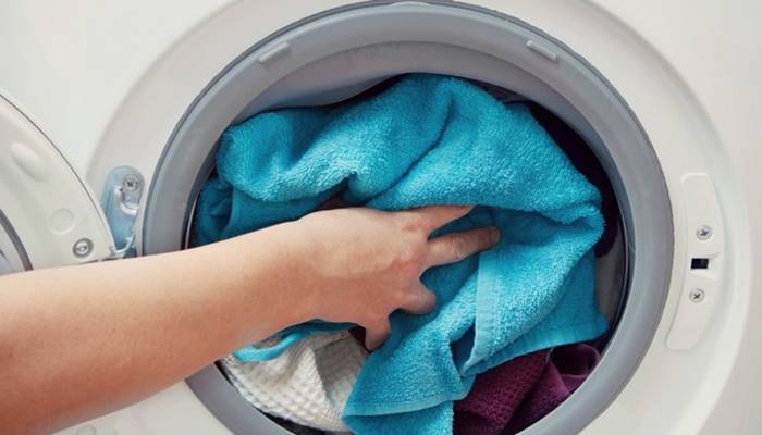 Sau khi giặt quần áo còn bẩn Sau khi giặt quần áo còn bẩn