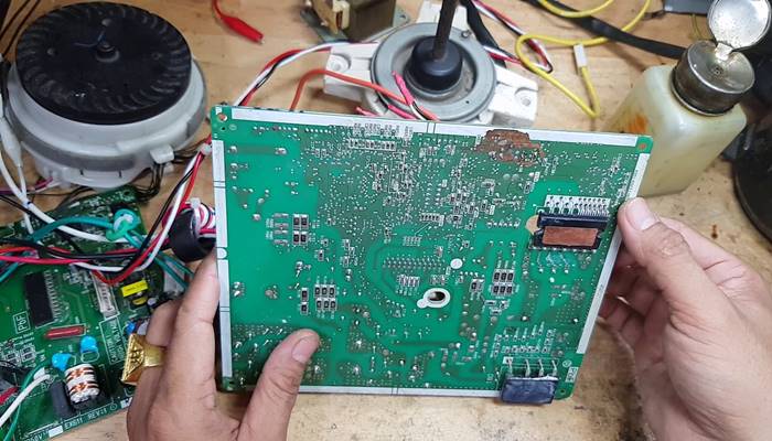 Cách khắc phục máy lạnh Toshiba báo lỗi 11 Cách khắc phục máy lạnh Toshiba báo lỗi 11