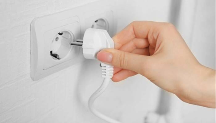 Nguồn điện vào tủ lạnh không ổn định Nguồn điện vào tủ lạnh không ổn định