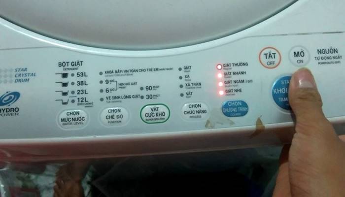 Nguyên nhân dẫn đến lôi máy giặt không giữ được nước Nguyên nhân dẫn đến lôi máy giặt không giữ được nước