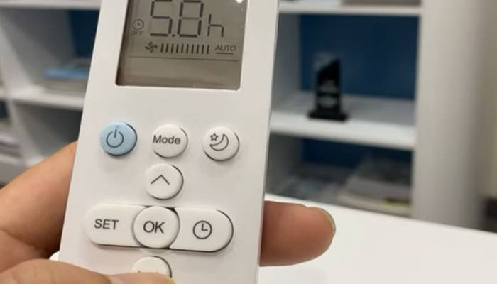 Nút reset trên điều khiển điều hòa bị kẹt Nút reset trên điều khiển điều hòa bị kẹt