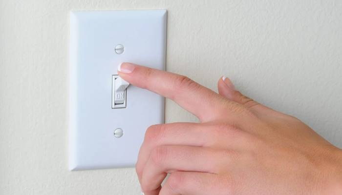 Nhược điểm của tắt máy lạnh bằng cầu dao điện Nhược điểm của tắt máy lạnh bằng cầu dao điện