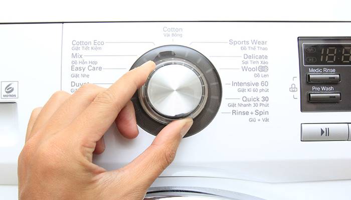 Sử dụng nút reset có sẵn của máy giặt Sharp Sử dụng nút reset có sẵn của máy giặt Sharp