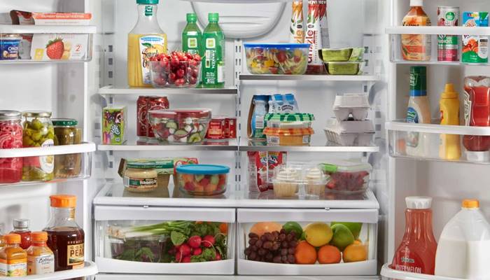 Đặt thực phẩm quá nhiều trong tủ lạnh Đặt thực phẩm quá nhiều trong tủ lạnh