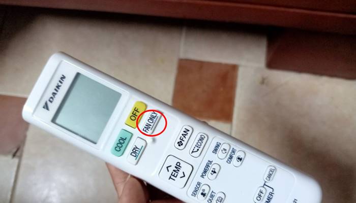 Chuyển sang chế độ Fan Only Chuyển sang chế độ Fan Only
