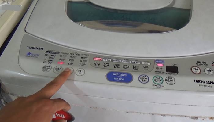 Máy giặt Toshiba báo lỗi Eb là lỗi gì? Máy giặt Toshiba báo lỗi Eb là lỗi gì?