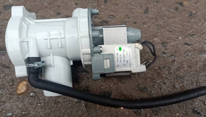 Kiểm tra bộ phận bơm xả của máy giặt toshiba Kiểm tra bộ phận bơm xả của máy giặt toshiba