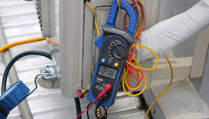 Dây điện tín hiệu cục nóng với mặt lạnh bị hỏng Dây điện tín hiệu cục nóng với mặt lạnh bị hỏng