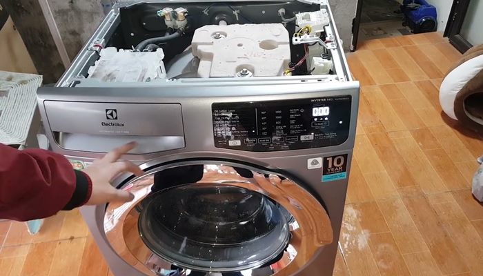 Cách khắc phục máy giặt Electrolux lỗi EC1 Cách khắc phục máy giặt Electrolux lỗi EC1