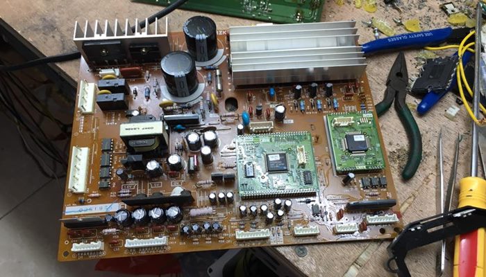 Do bo mạch điều khiển bị lỗi Do bo mạch điều khiển bị lỗi