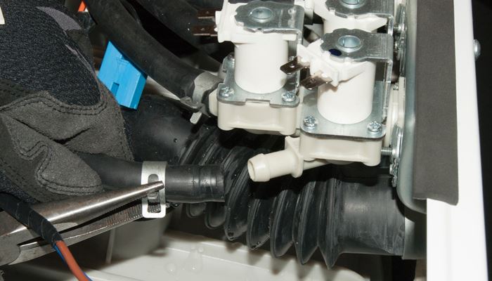 Van cấp nước bị hỏng Van cấp nước bị hỏng