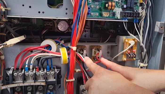 Nguyên nhân gây ra lỗi J2 Nguyên nhân gây ra lỗi J2