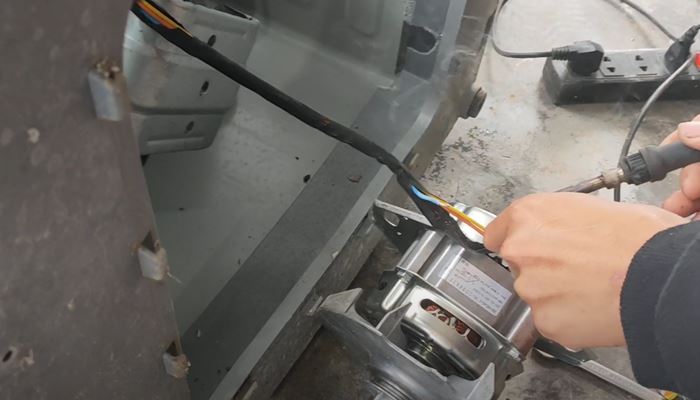 Cách khắc phục lỗi EC trên máy giặt Aqua Cách khắc phục lỗi EC trên máy giặt Aqua
